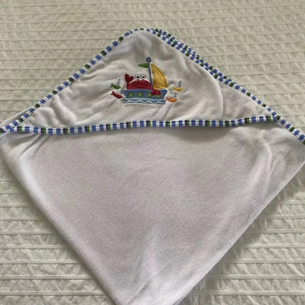 Babies R Us 2012 White With Blue‎ Trim Lobster Hooded Towel Size 28